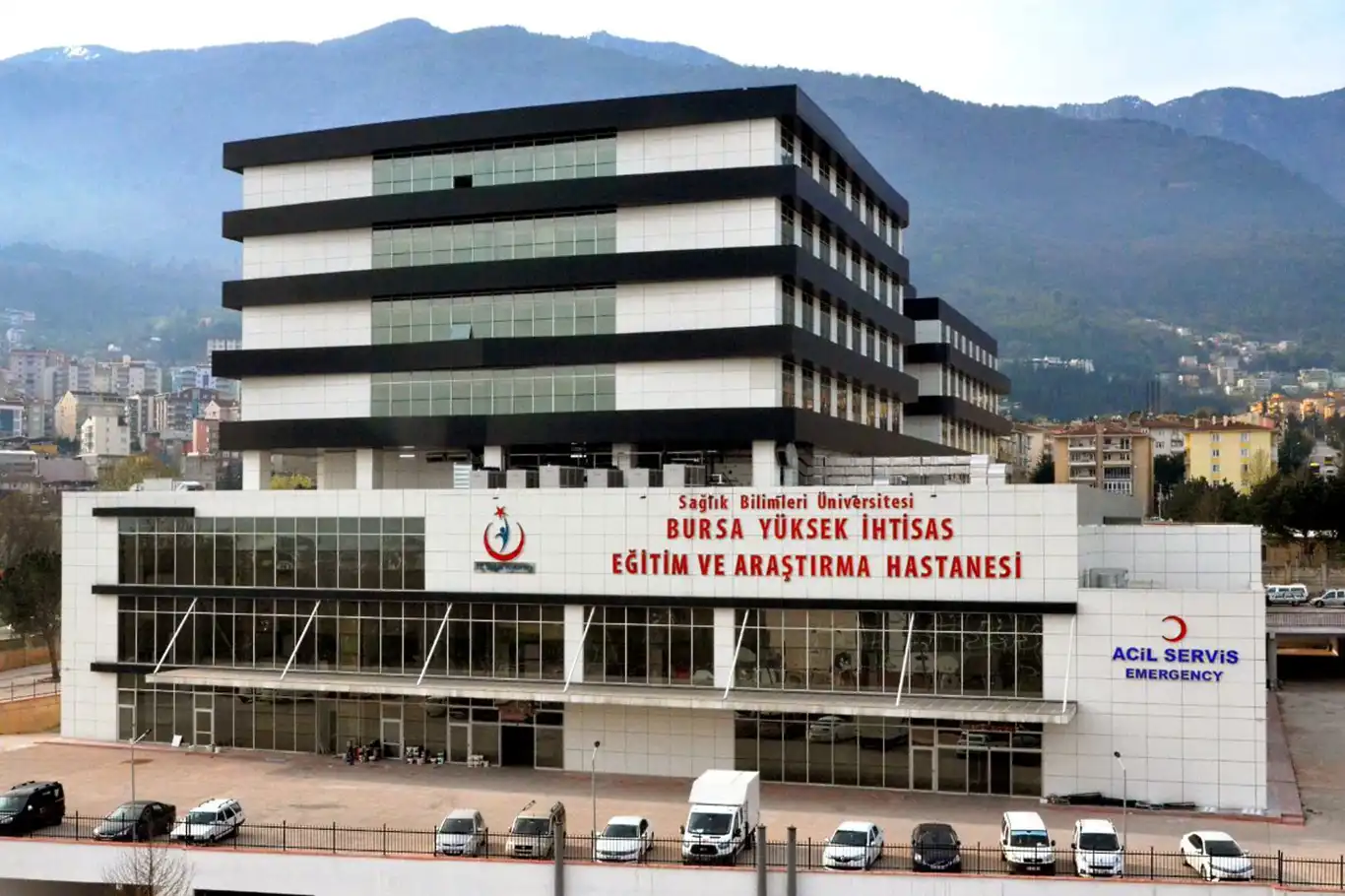 Bursa’da 9 yaşındaki çocuk demir kapının altında kaldı Bursa’da 9 yaşındaki çocuk demir kapının altında kaldı