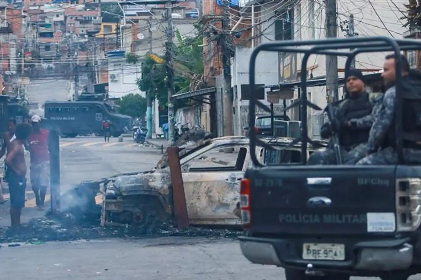 Brezilya'da uyuşturucu operasyonunda çatışma: 64 ölü Brezilya'da uyuşturucu operasyonunda çatışma: 64 ölü