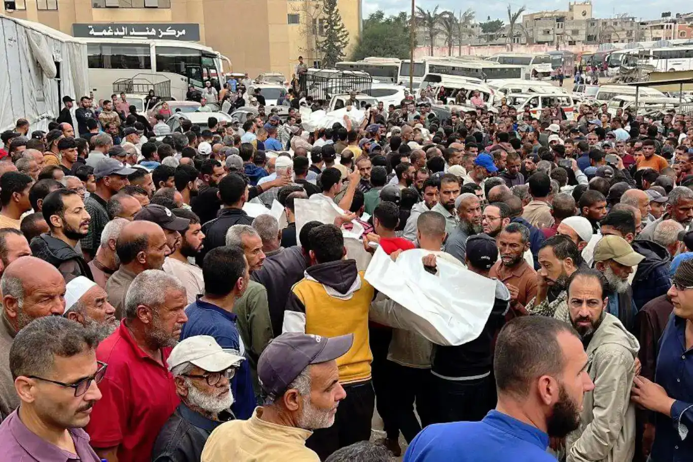 Kesên ku di bombebarana îşxalê de şehîd bûn têne definkirin Kesên ku di bombebarana îşxalê de şehîd bûn têne definkirin