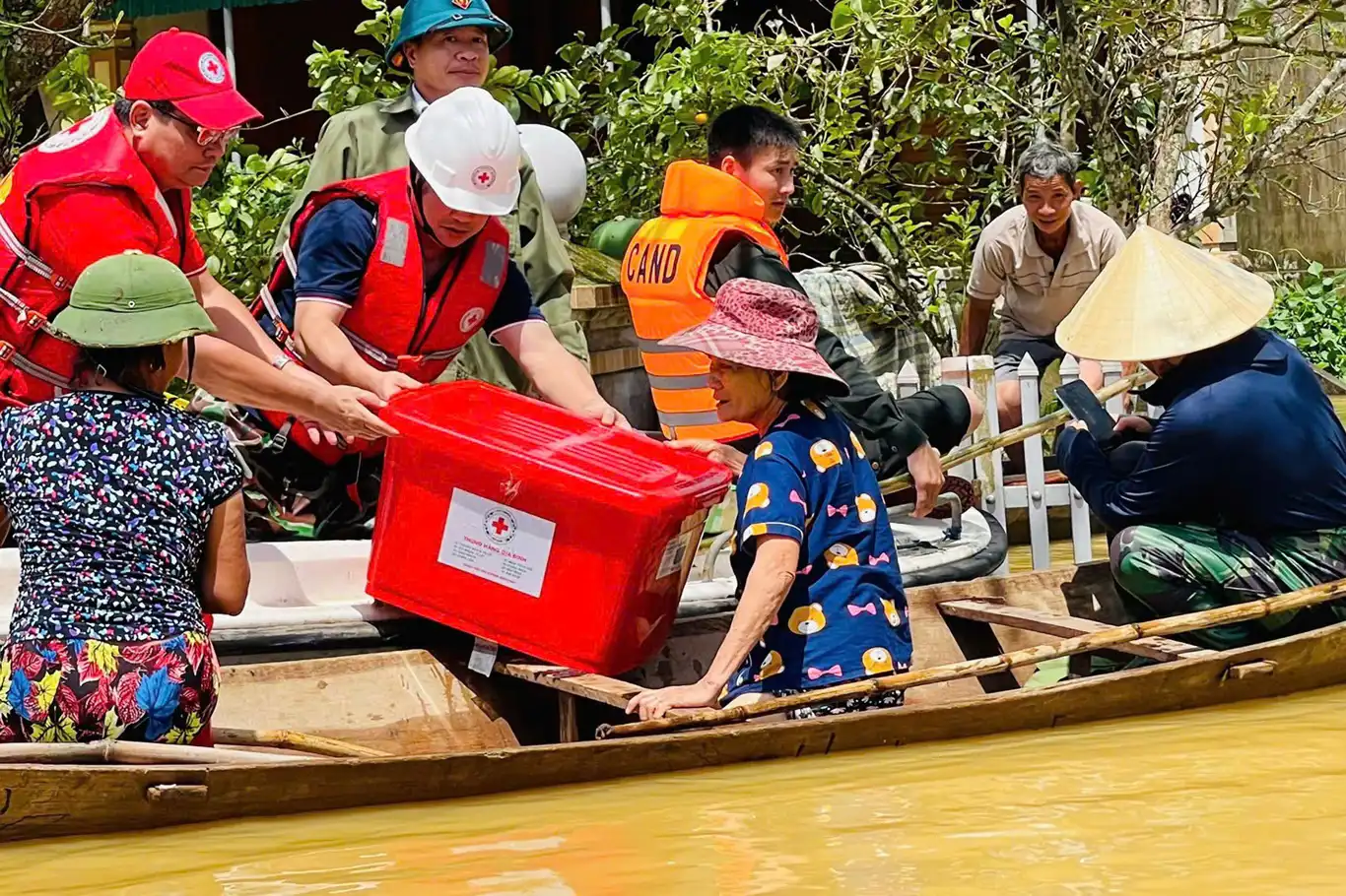 Vietnam'daki tayfunda ölenlerin sayısı 51'e yükseldi
