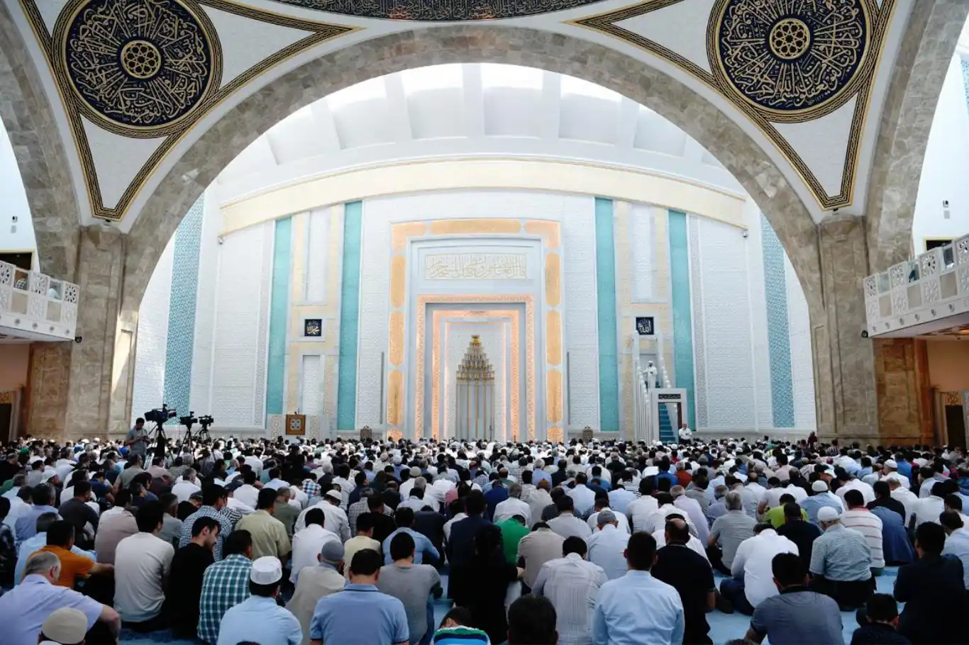 Friday sermon calls for Muslim unity in support of Palestine