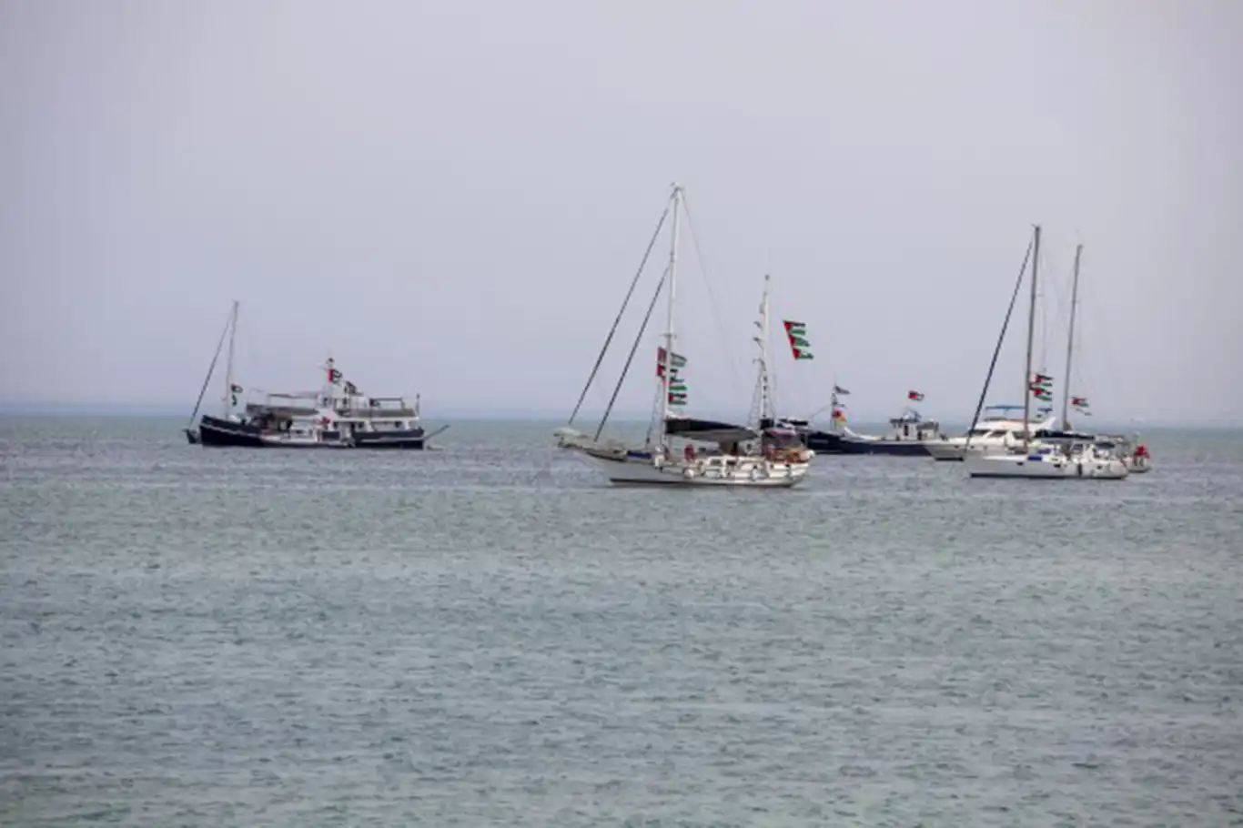 Gazze ablukasını kırmak için İtalya'dan çıkan 11 gemi yoluna devam ediyor