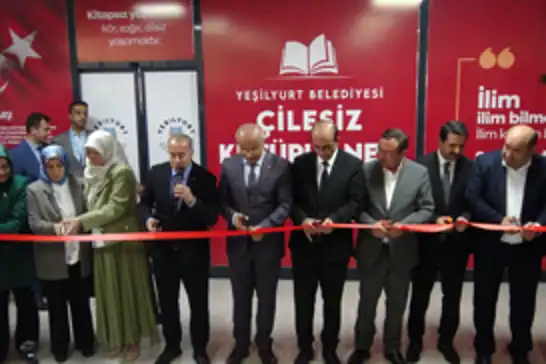 Yeşilyurt Belediyesi'nden Çilesiz Mahallesine yeni kütüphane