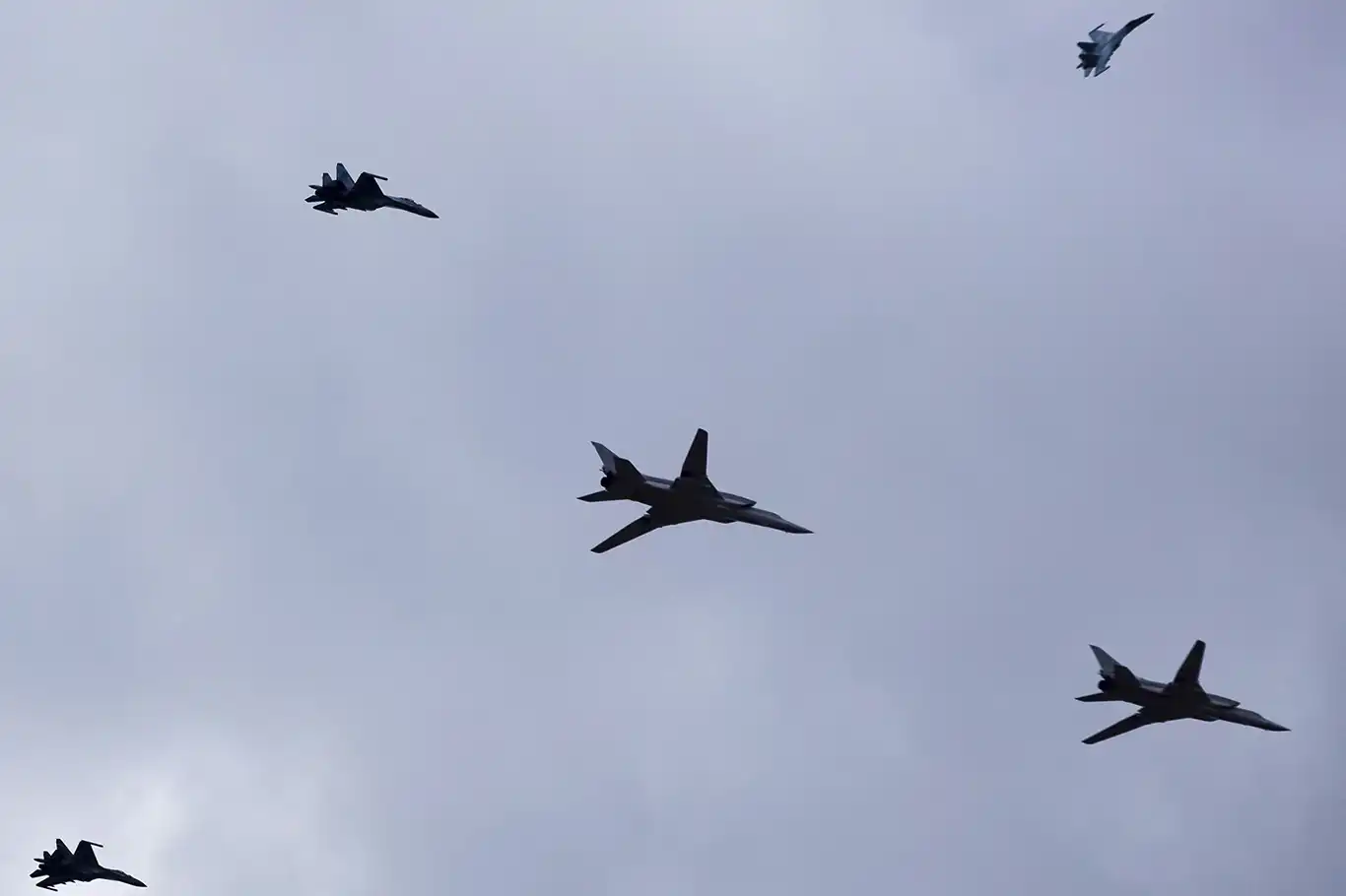 Polonya savaş uçakları Rus uçağını engelledi Polonya savaş uçakları Rus uçağını engelledi