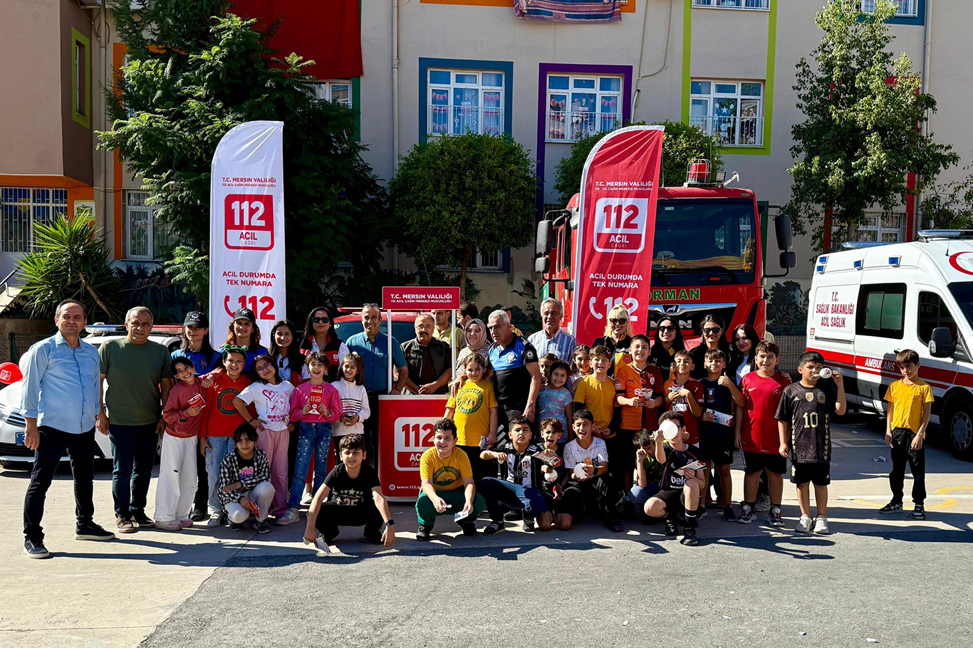 Mersin 112 Acil Çağrı Merkezi’nden öğrencilere tanıtım etkinliği Mersin 112 Acil Çağrı Merkezi’nden öğrencilere tanıtım etkinliği