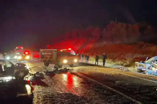 Uşak’ta cip ile otomobil çarpıştı: 2 ölü, 3 yaralı