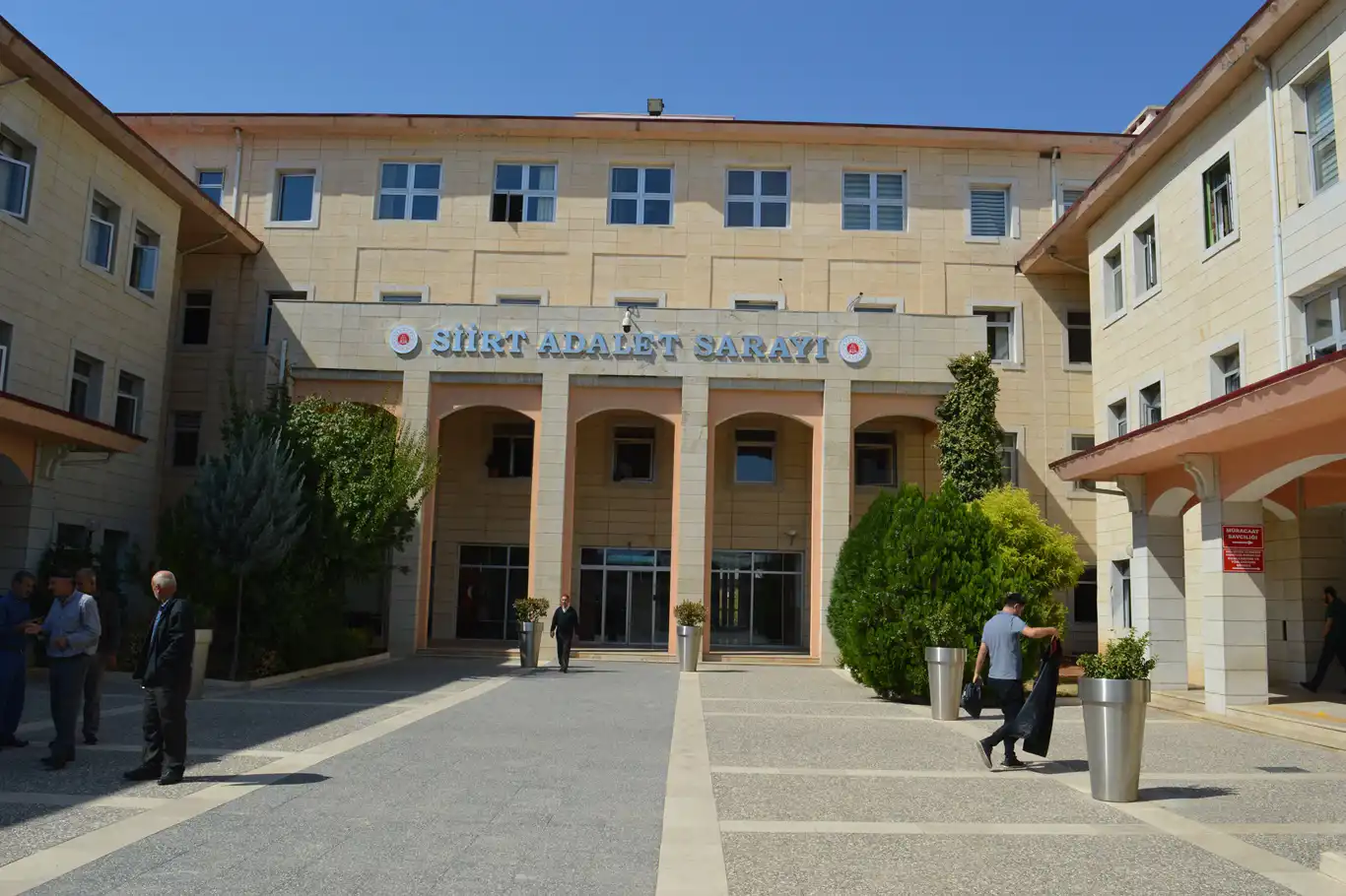 Siirt’teki aile faciasında yeni iddialar: Önce hamile eşine, sonra ailesine kurşun yağdırdı Siirt’teki aile faciasında yeni iddialar: Önce hamile eşine, sonra ailesine kurşun yağdırdı