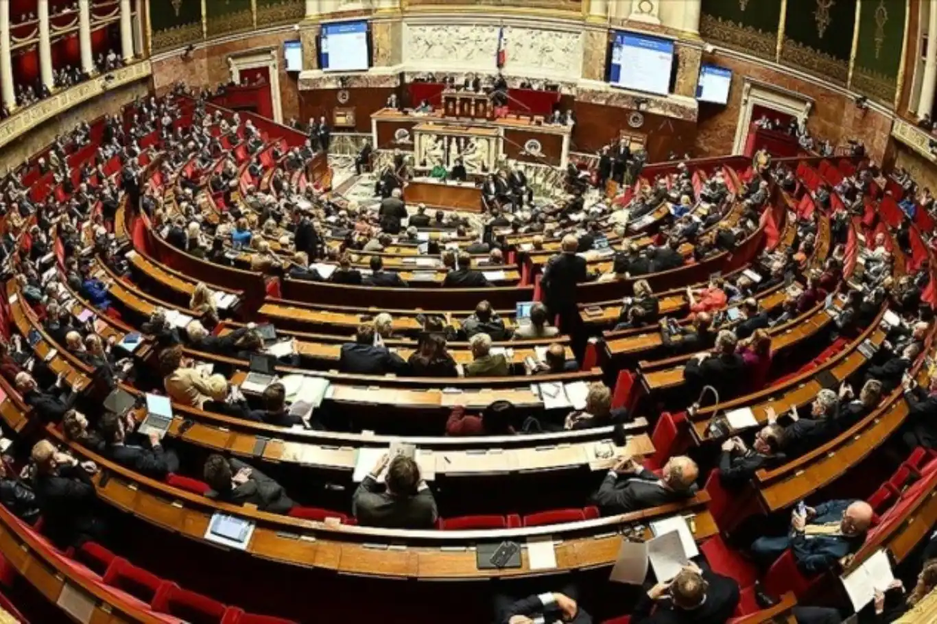 المجلس الفرنسي للديانة الإسلامية يطالب البرلمان بالتحرك ضد تصاعد الإسلاموفوبيا المجلس الفرنسي للديانة الإسلامية يطالب البرلمان بالتحرك ضد تصاعد الإسلاموفوبيا