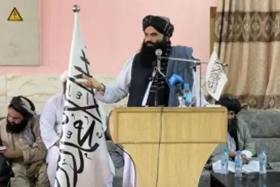 حقاني يهاجم باكستان: "إسلام أباد تشن حملة دعائية ضد إمارة أفغانستان الإسلامية"