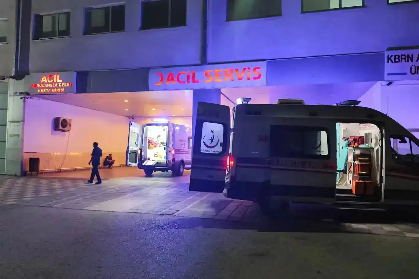 Kamyonet ile elektrikli bisiklet çarpıştı: 2 yaralı Kamyonet ile elektrikli bisiklet çarpıştı: 2 yaralı
