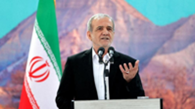 الرئيس الإيراني يدعو لنقل العاصمة من طهران