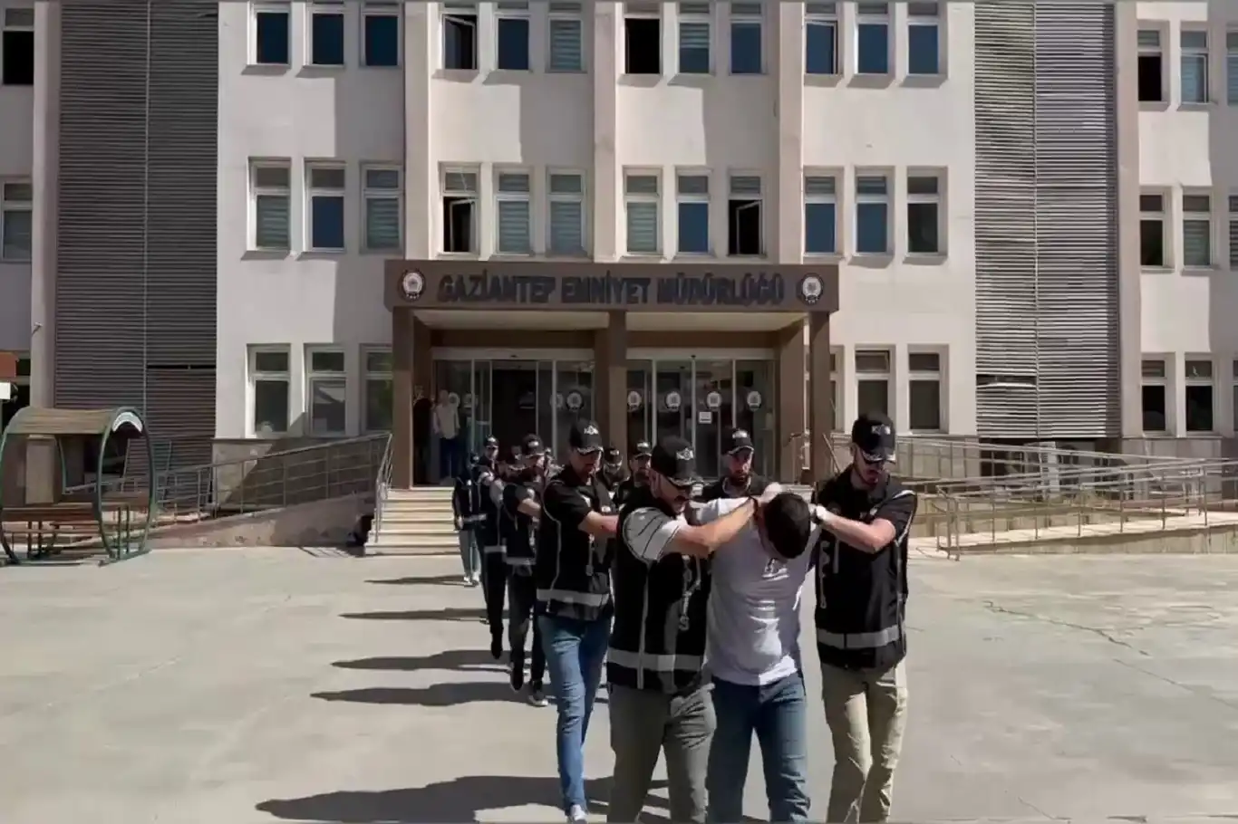 Gaziantep'te usulsüz rapor operasyonu: 4 tutuklama