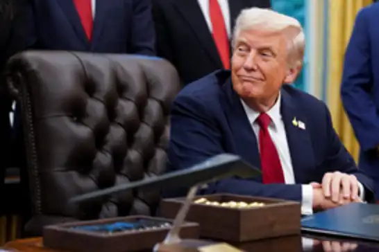 Trump'tan İran'a tehdit: Nükleer program yeniden başlarsa vururuz