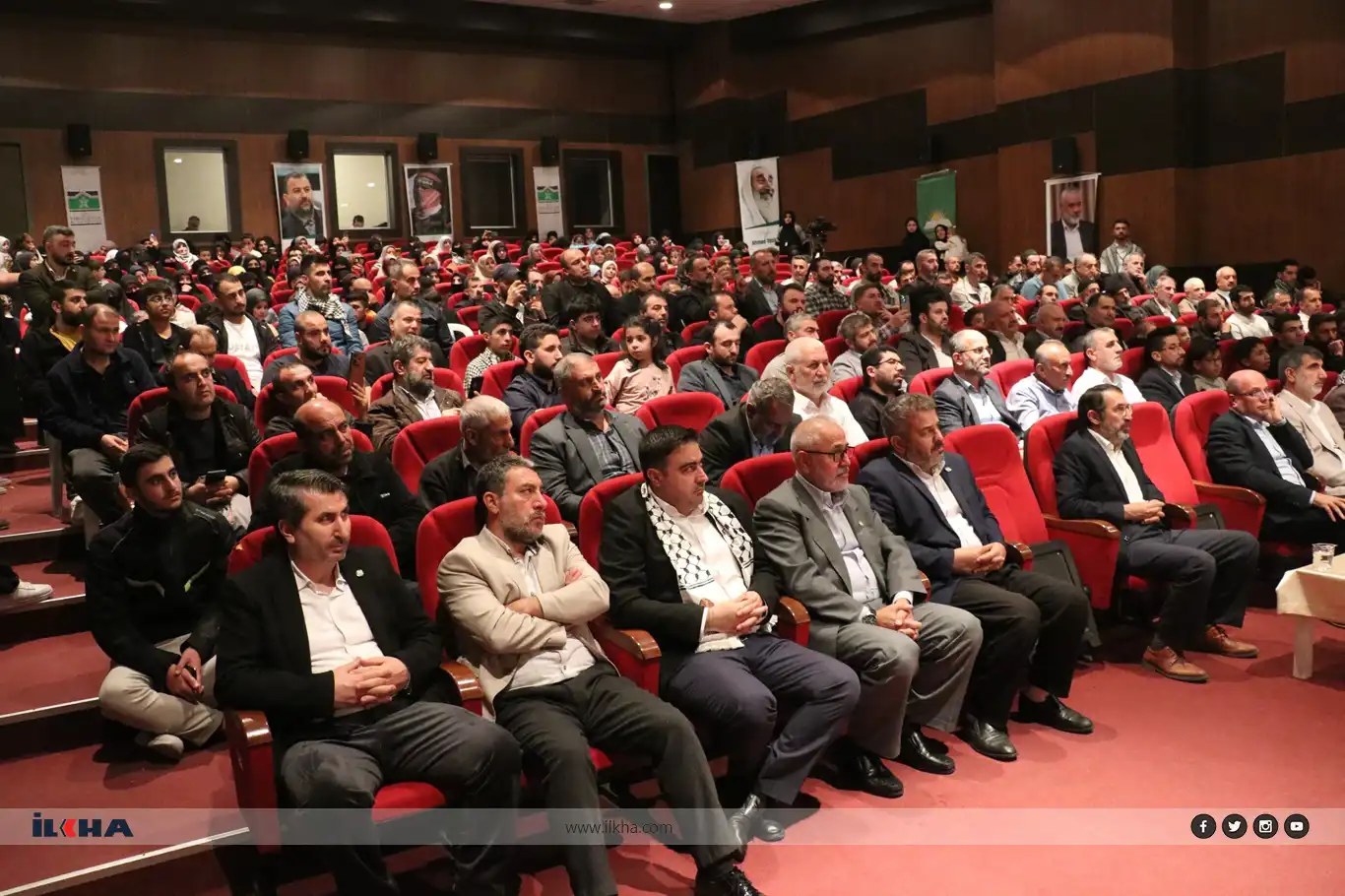 لە ئیستانبوول بەرنامەی "لە ٦-٨ی ئۆکتۆبەرەوە تاوەکو تۆفای ئەقسا" بەڕێوەچوو