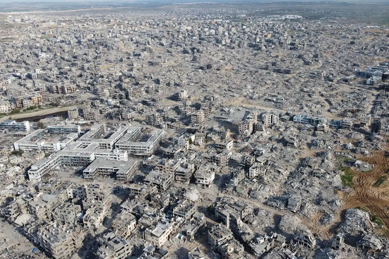 Dünya Konut Günü'nde Gazze'de yıkım ve zorunlu göç, Batı Şeria'da artan tehcir
