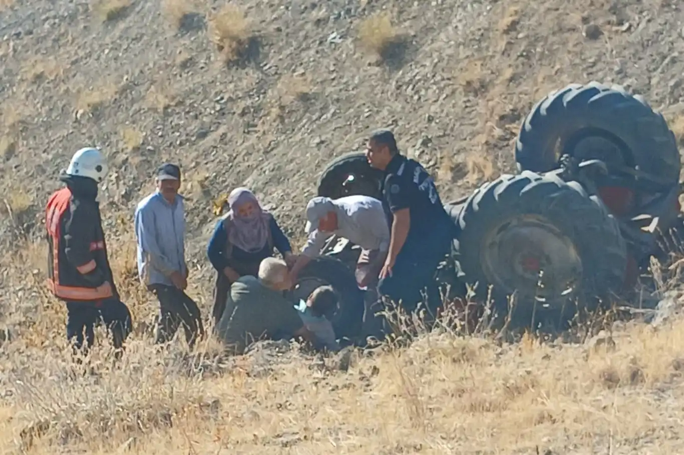 Malatya'da traktör şarampole devrildi: 1 yaralı