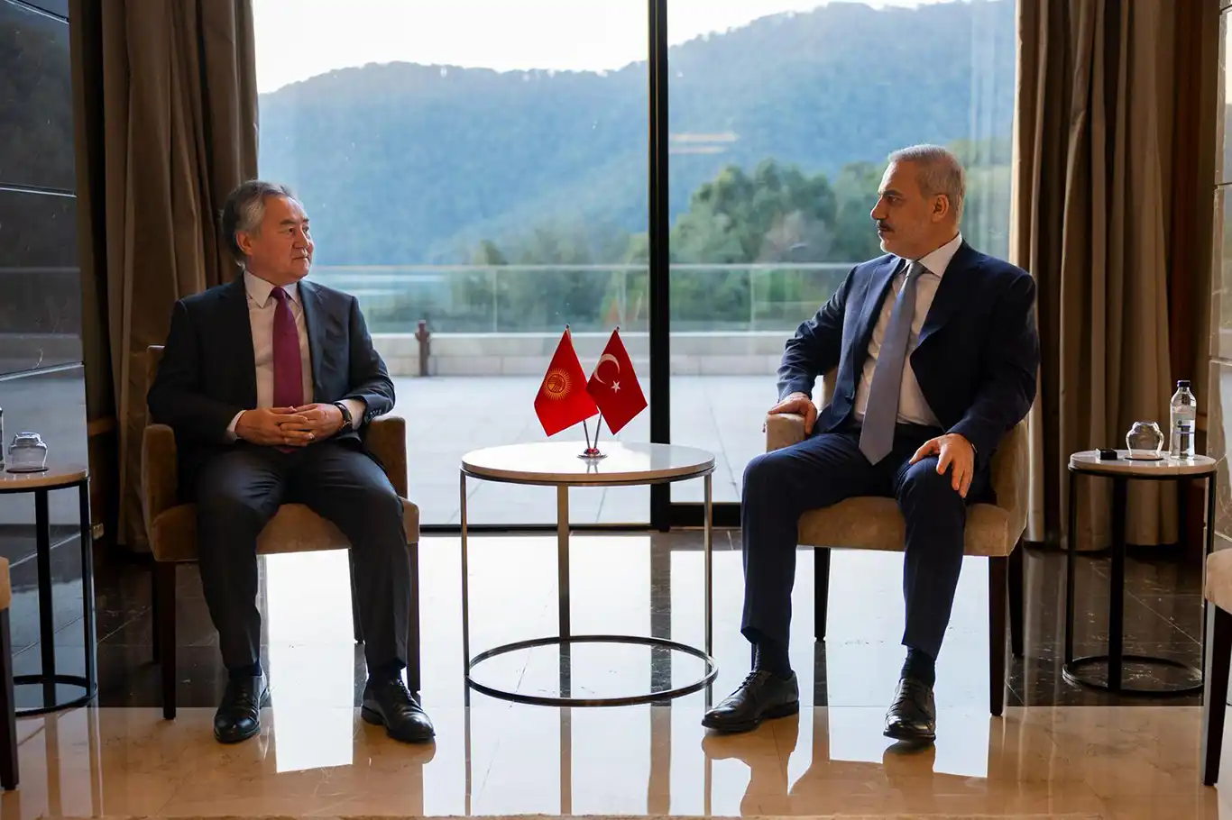 Dışişleri Bakanı Hakan Fidan, Kırgız mevkidaşı Kulubayev ile görüştü