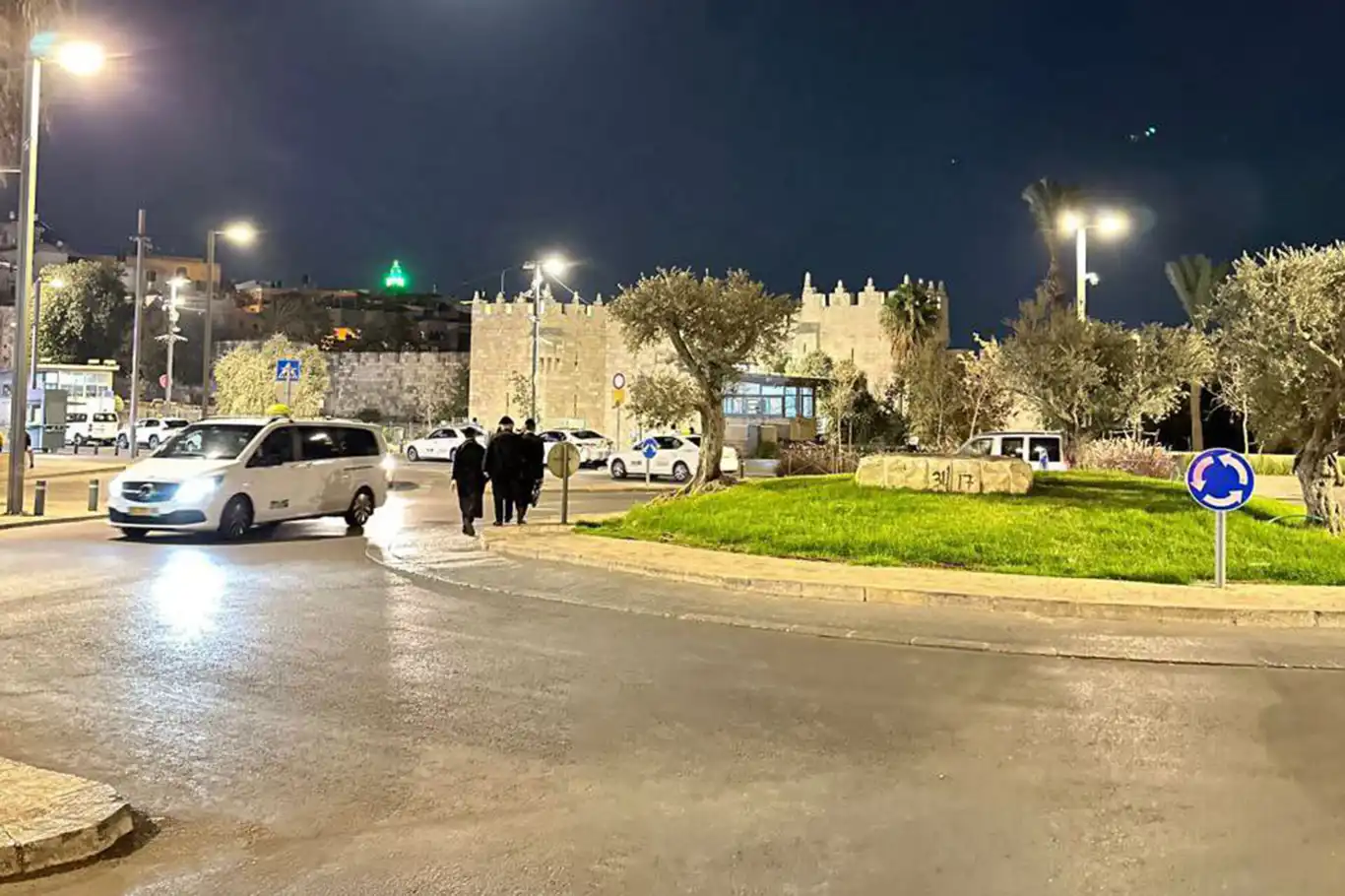 Israeli occupation imposes curfew on Palestinians in al-Khalil