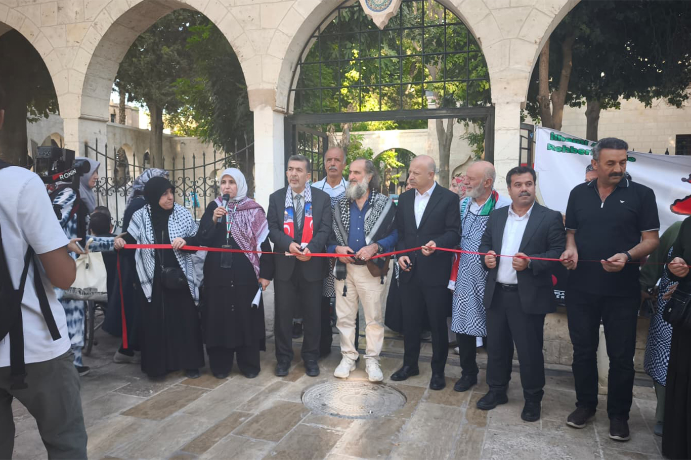 Şanlıurfa’da Gazze’ye destek amacıyla "Zulmü Fırçala" resim çalıştayı düzenlendi Şanlıurfa’da Gazze’ye destek amacıyla "Zulmü Fırçala" resim çalıştayı düzenlendi