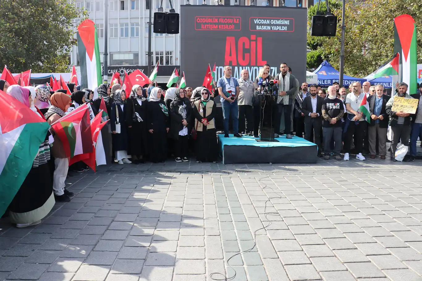 Özgürlük Filosu'na müdahale sonrası İstanbul'da basın açıklaması