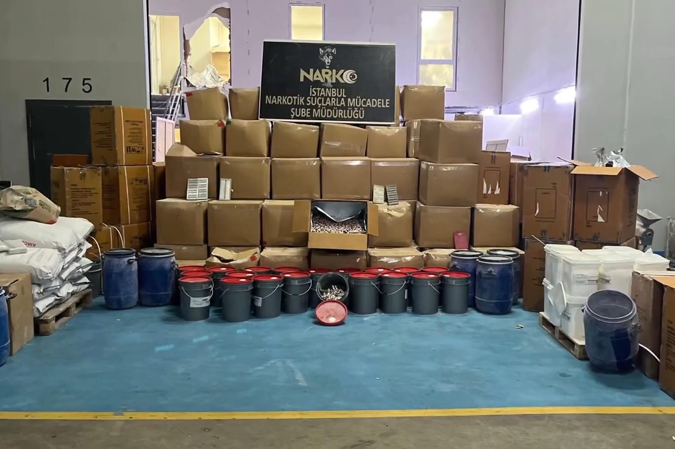 İstanbul'da 4 milyon uyuşturucu hap ele geçirildi