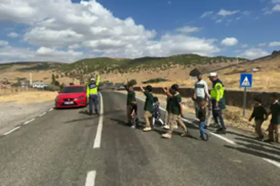 Bingöl’de minik öğrencilere trafik bilinci eğitimi
