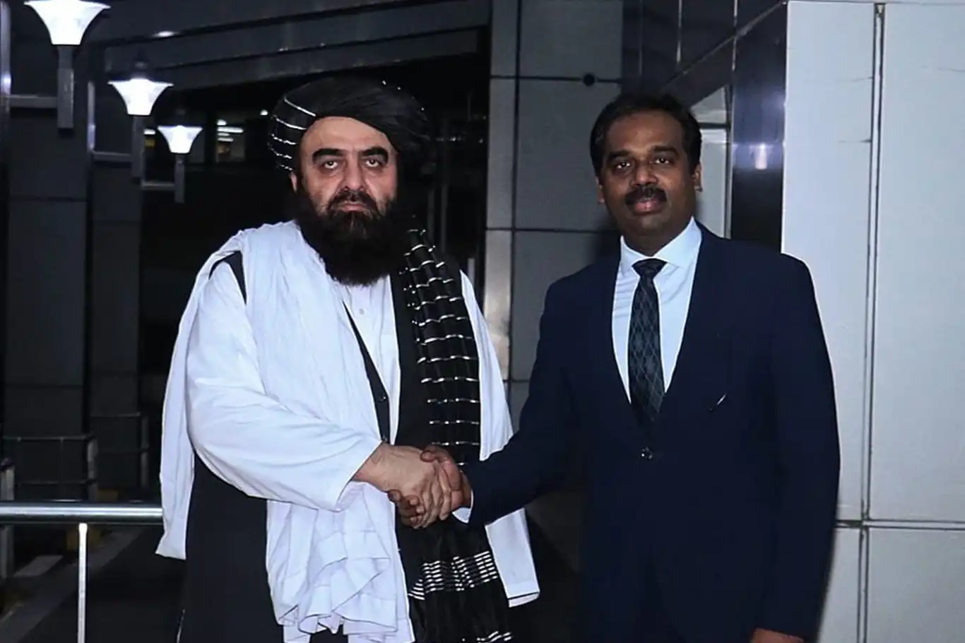 Afganistan Dışişleri Bakanı'ndan Hindistan'a ilk ziyaret Afganistan Dışişleri Bakanı'ndan Hindistan'a ilk ziyaret