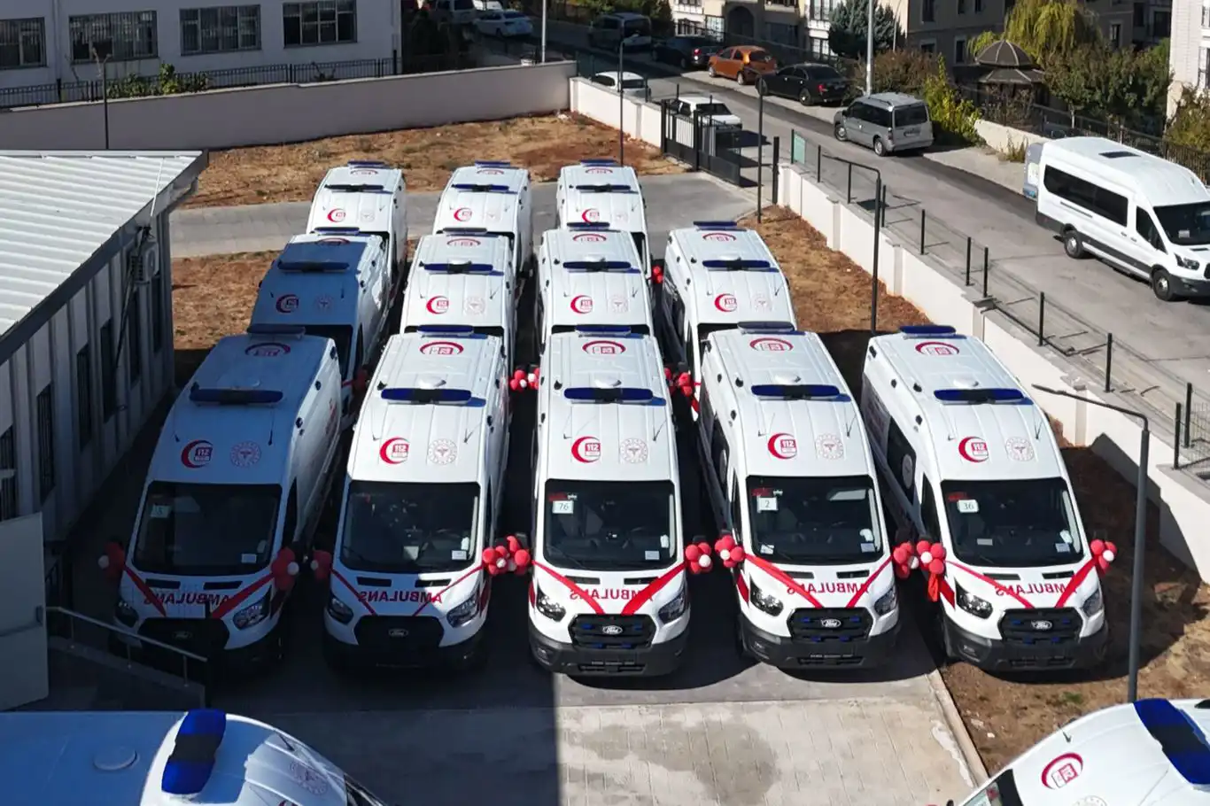 Gaziantep Şehir Hastanesi bünyesine 16 yeni ambulans eklendi Gaziantep Şehir Hastanesi bünyesine 16 yeni ambulans eklendi