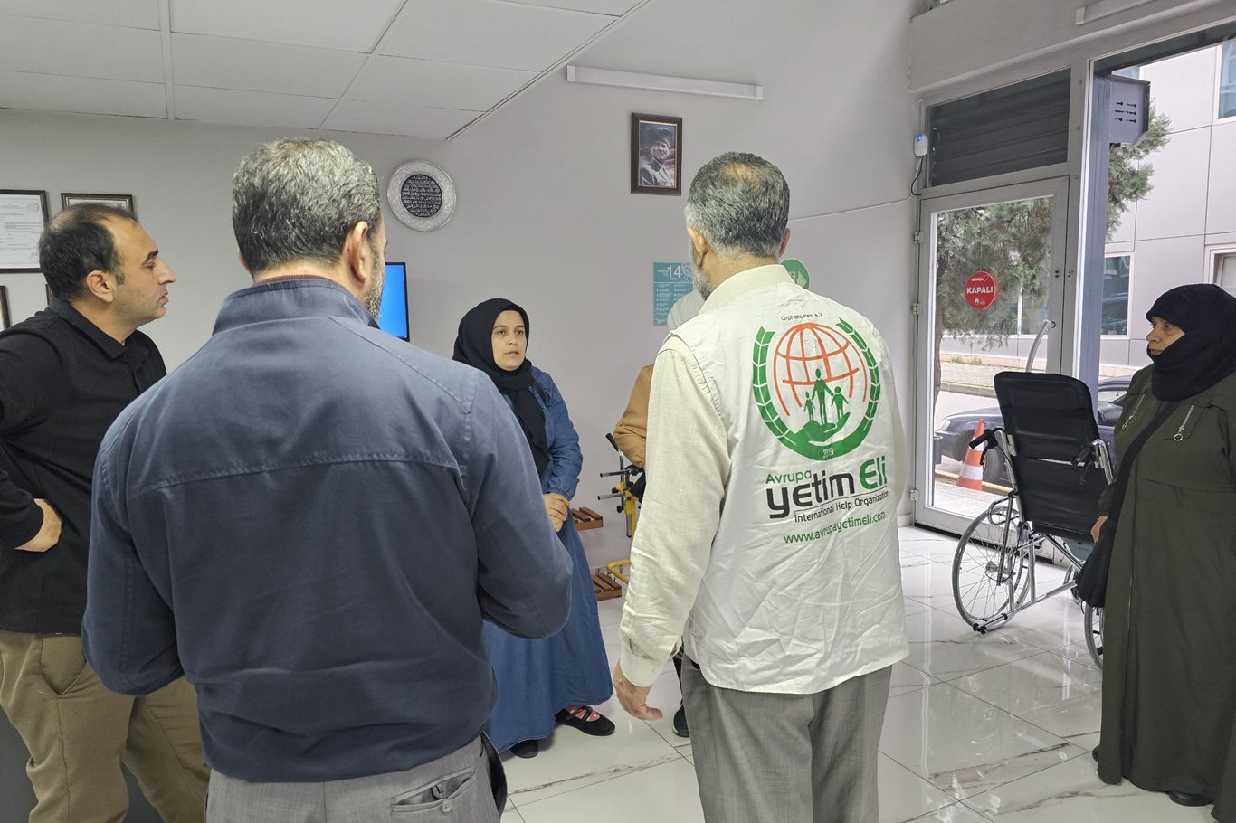 Bacağını kaybeden küçük kız, Avrupa Yetim Eli’nin desteğiyle protezine kavuştu Bacağını kaybeden küçük kız, Avrupa Yetim Eli’nin desteğiyle protezine kavuştu