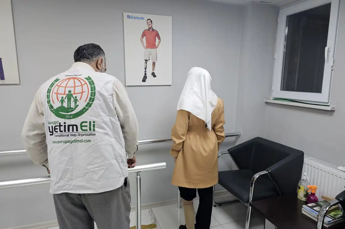 Bacağını kaybeden küçük kız, Avrupa Yetim Eli’nin desteğiyle protezine kavuştu Bacağını kaybeden küçük kız, Avrupa Yetim Eli’nin desteğiyle protezine kavuştu