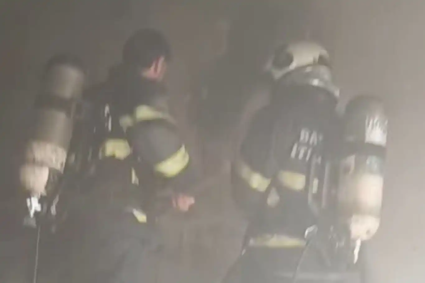 Batman'da market yangınında büyük çapta maddi hasar oluştu Batman'da market yangınında büyük çapta maddi hasar oluştu