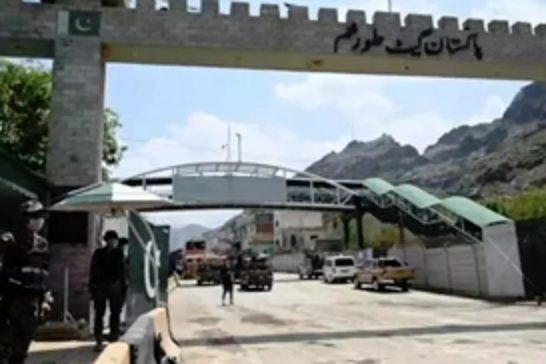 Pakistan reopens Torkham border for returning Afghan refugees after two-week closure