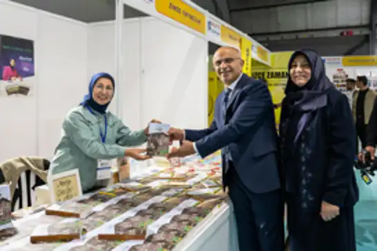 Büyükşehir Belediye Başkanı Er, kitap fuarında yazarlarla bir araya geldi