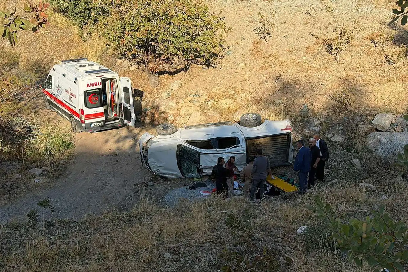 İşçileri taşıyan pikap devrildi: 4 yaralı İşçileri taşıyan pikap devrildi: 4 yaralı