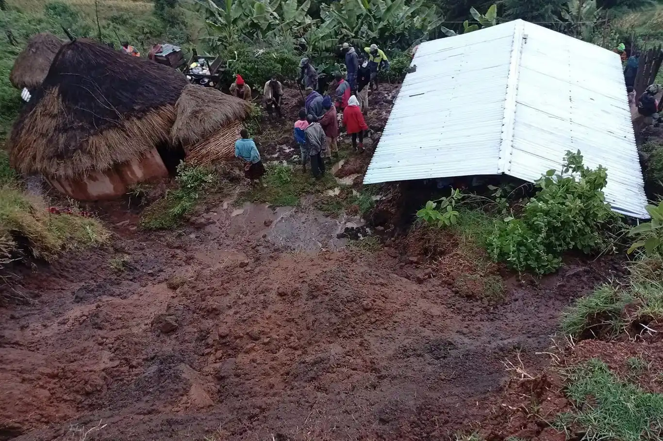 انهيارات أرضية في كينيا تخلف 13 قتيلاً وعشرات الجرحى والمفقودين انهيارات أرضية في كينيا تخلف 13 قتيلاً وعشرات الجرحى والمفقودين