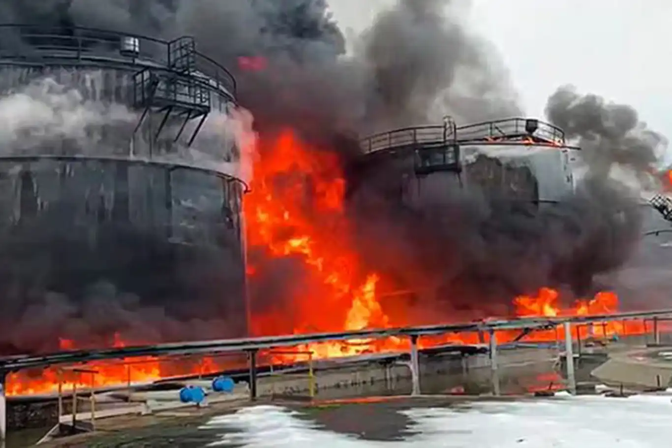 Ukrayna'dan Moskova'daki petrol boru hattına saldırı