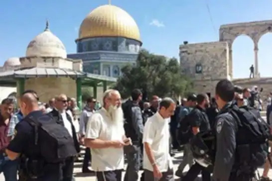 Siyonist baskınlar rutin hale geldi: 1105 işgalci Mescid-i Aksa'ya girdi