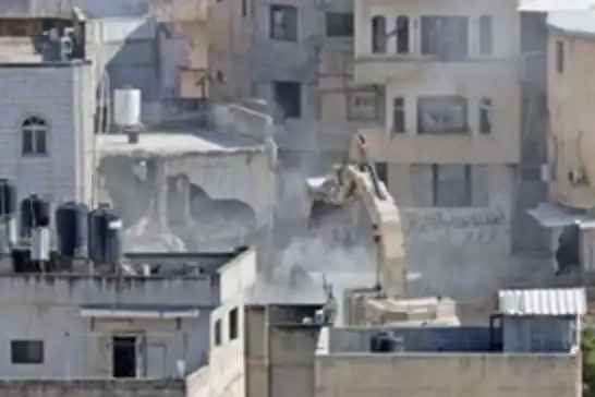 قوات الاحتلال تهدّد بهدم منزل أسير فلسطيني في طوباس