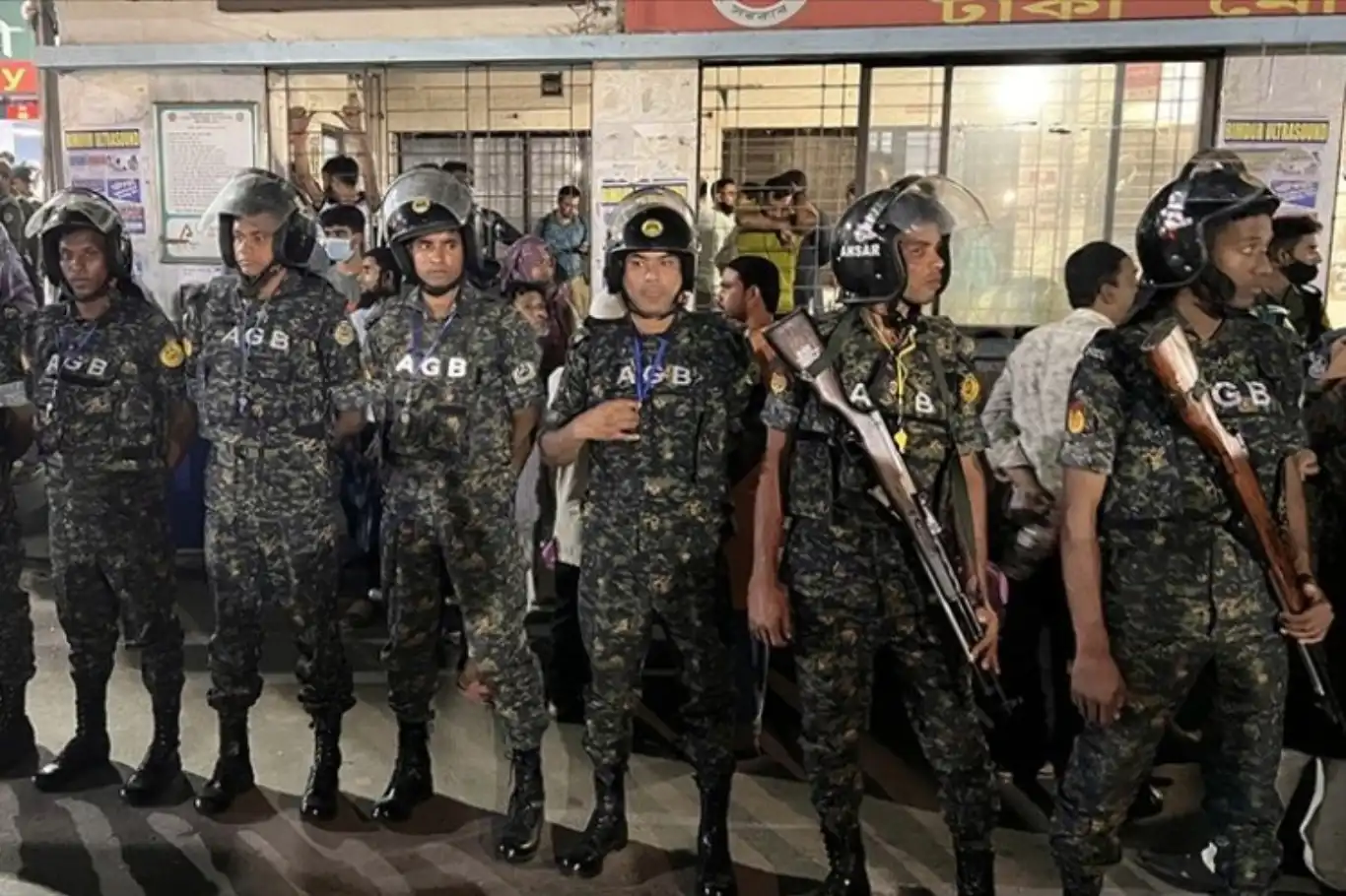 بنغلاديش..سلسلة انفجارات متزامنة تهزّ العاصمة دكا