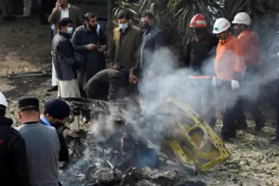 12 قتيلاً و27 جريحاً إثر انفجار قرب مبنى المحكمة في باكستان