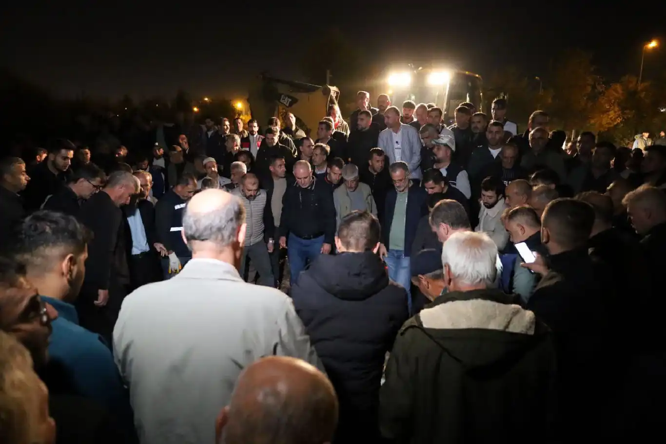 Diyarbakır’da viyadük faciasında ölen işçilerin cenazesi toprağa verildi