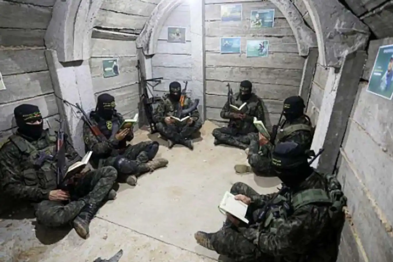 الصحافة العبرية تزعم التوصل لاتفاق "إجلاء 200 مقاوم من رفح"