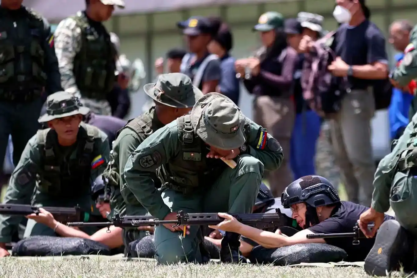 بأسلوب حرب العصابات..فنزويلا تستعد لمواجهة أي هجوم أمريكي محتمل