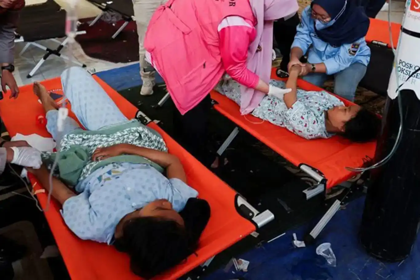 Indonesia’s free meal programme sparks national food safety crisis