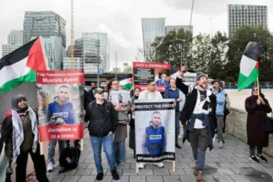 بتهمة دعم حماس... الحكومة الهولندية ترحل الصحفي الفلسطيني مصطفى عياش  إلى النمسا