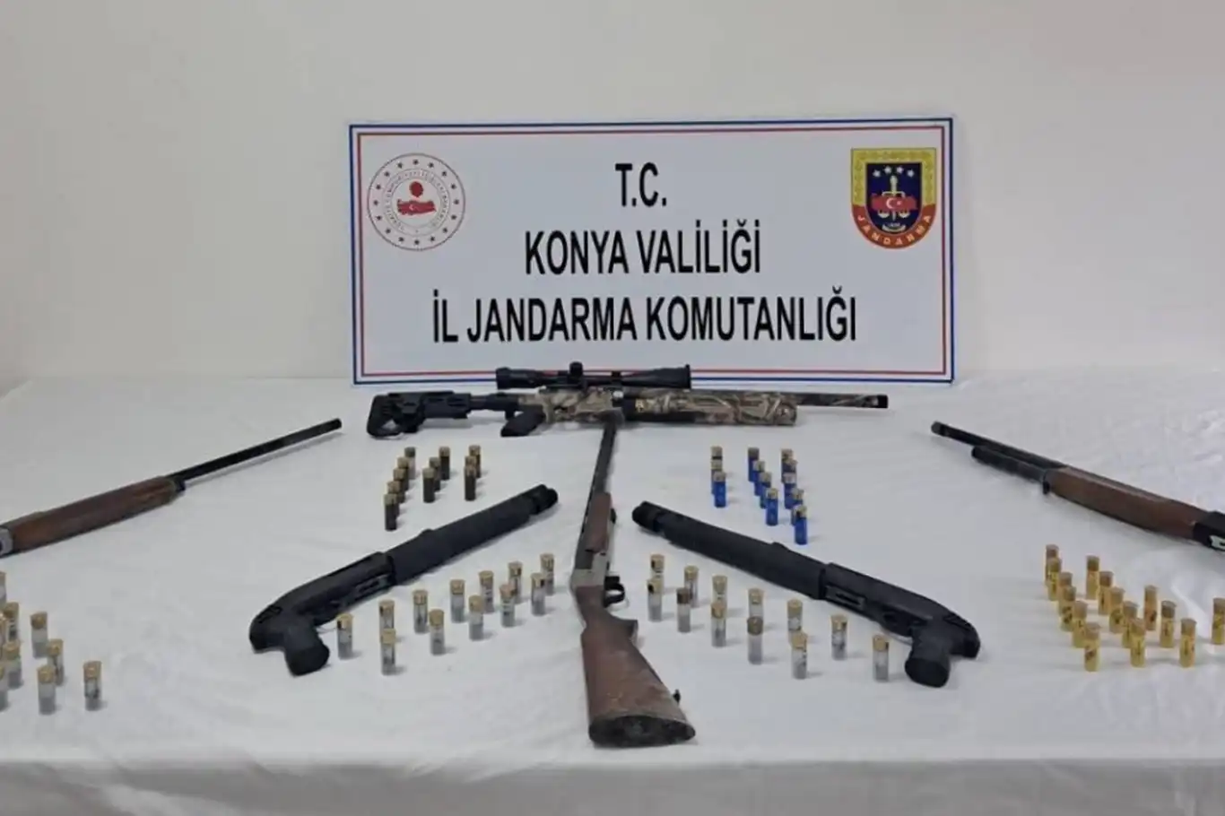 Konya’da ruhsatsız silah operasyonu