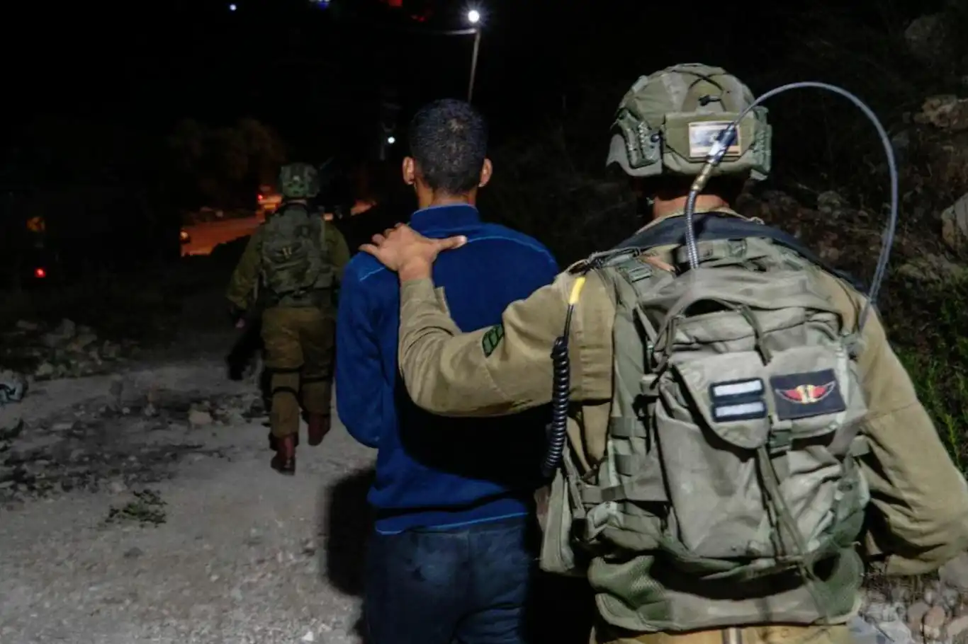 İşgal rejimi El-Halil’de 20 kişiyi alıkoydu