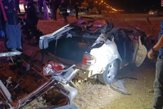 Batman'da otomobil tıra çarptı: 2 çocuk hayatını kaybetti, baba ağır yaralı