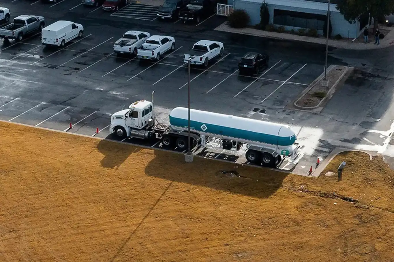 Toxic ammonia leak from tanker truck forces mass evacuation in Oklahoma City