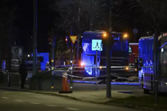 Stockholm'de bir otobüs durakta bekleyenlere çarptı: 3 ölü 5 yaralı